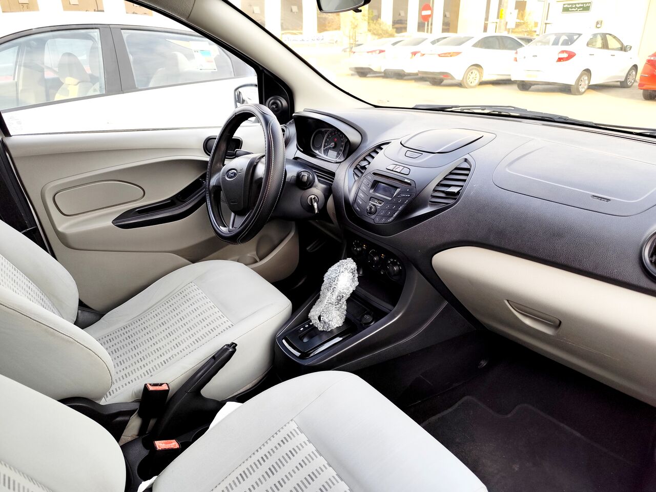 Riyadh, Vehicles, Cars & Trucks , SAR 22000,  FORD FIGO,  2016,  Automatic,  100850 KM,     (Silver) Excellent Condition