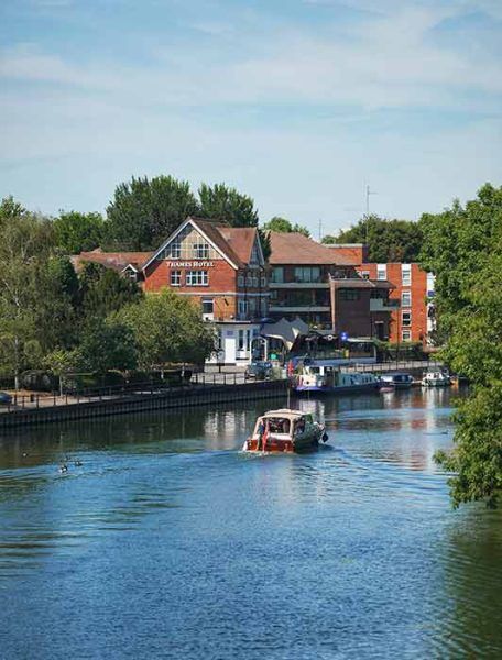 London, Travel, Hotels On The River Thames