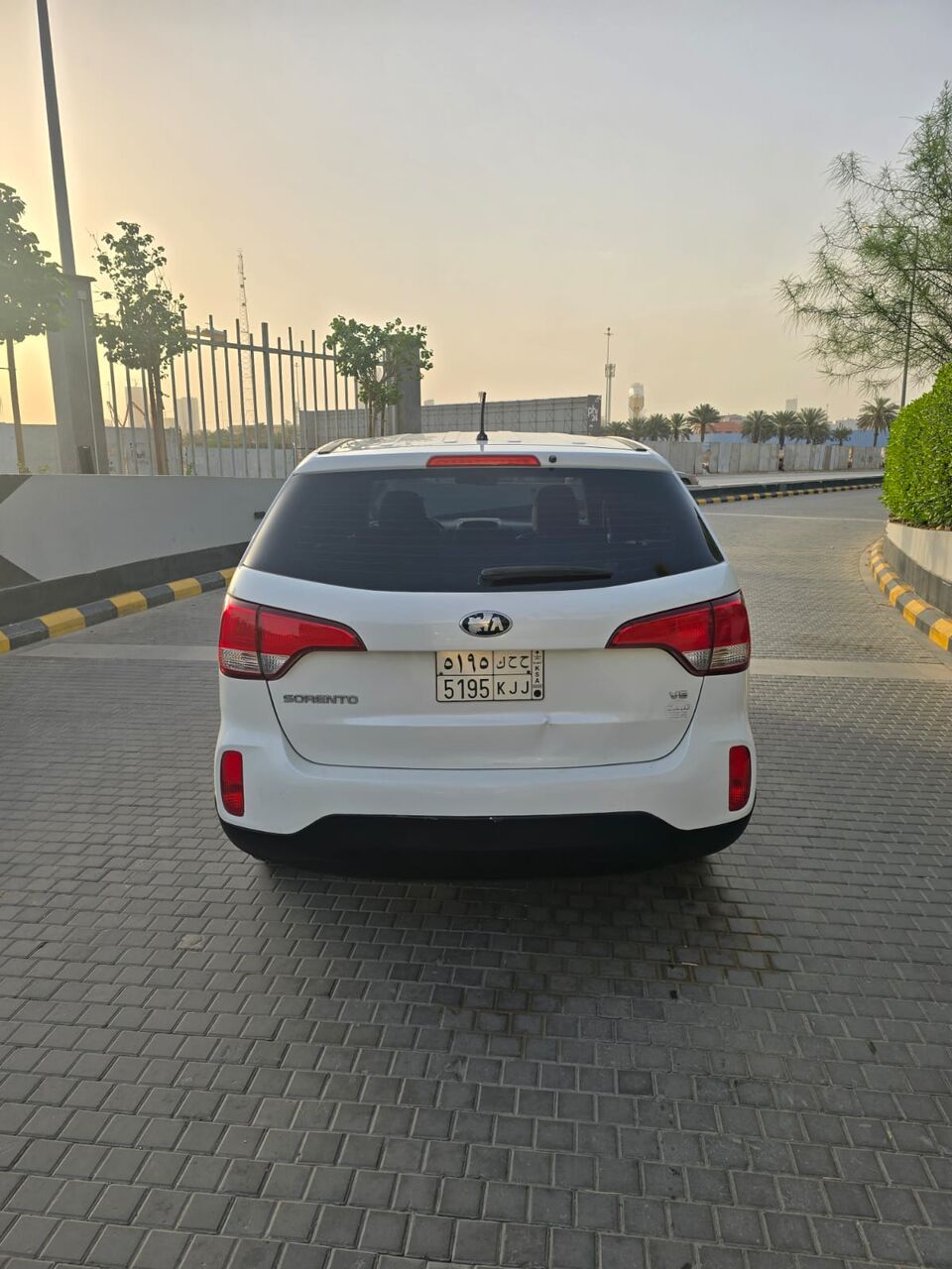 Riyadh, Vehicles, Cars & Trucks , SAR 23000,  Kia Sorento,  2014,  Automatic,  334000 KM,    First Owner