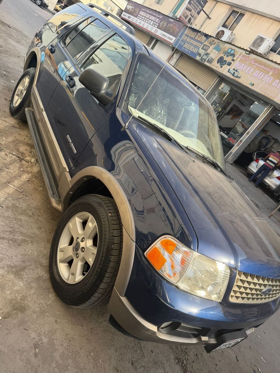 Hamala, Vehicles, Cars & Trucks , BHD 850,  Ford Explorer,  2004,  Automatic,  200000 KM,  For Explorer  Model For Sale 33433694
