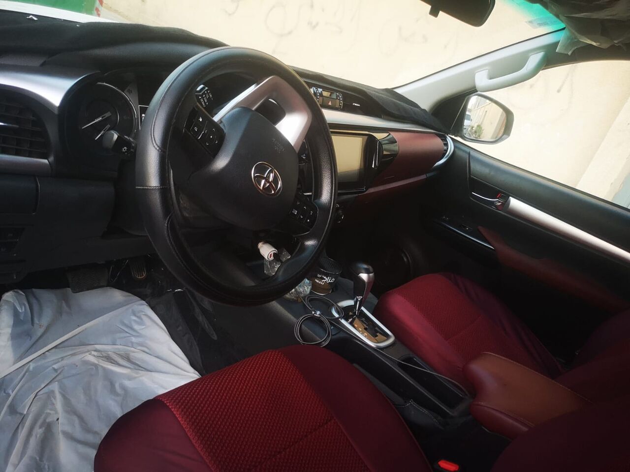 Dammam, Passenger Transport, Toyota Hilux Pikup For Rent Automatic 2024 Model
