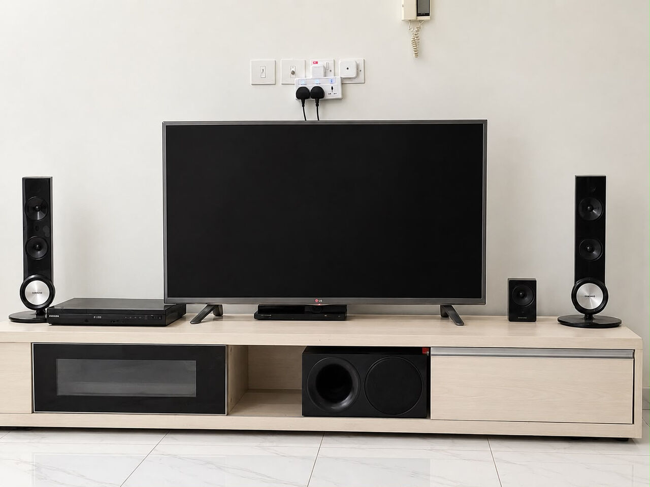 Riyadh, Electronics, SAR 900,  Home Entertainment Package