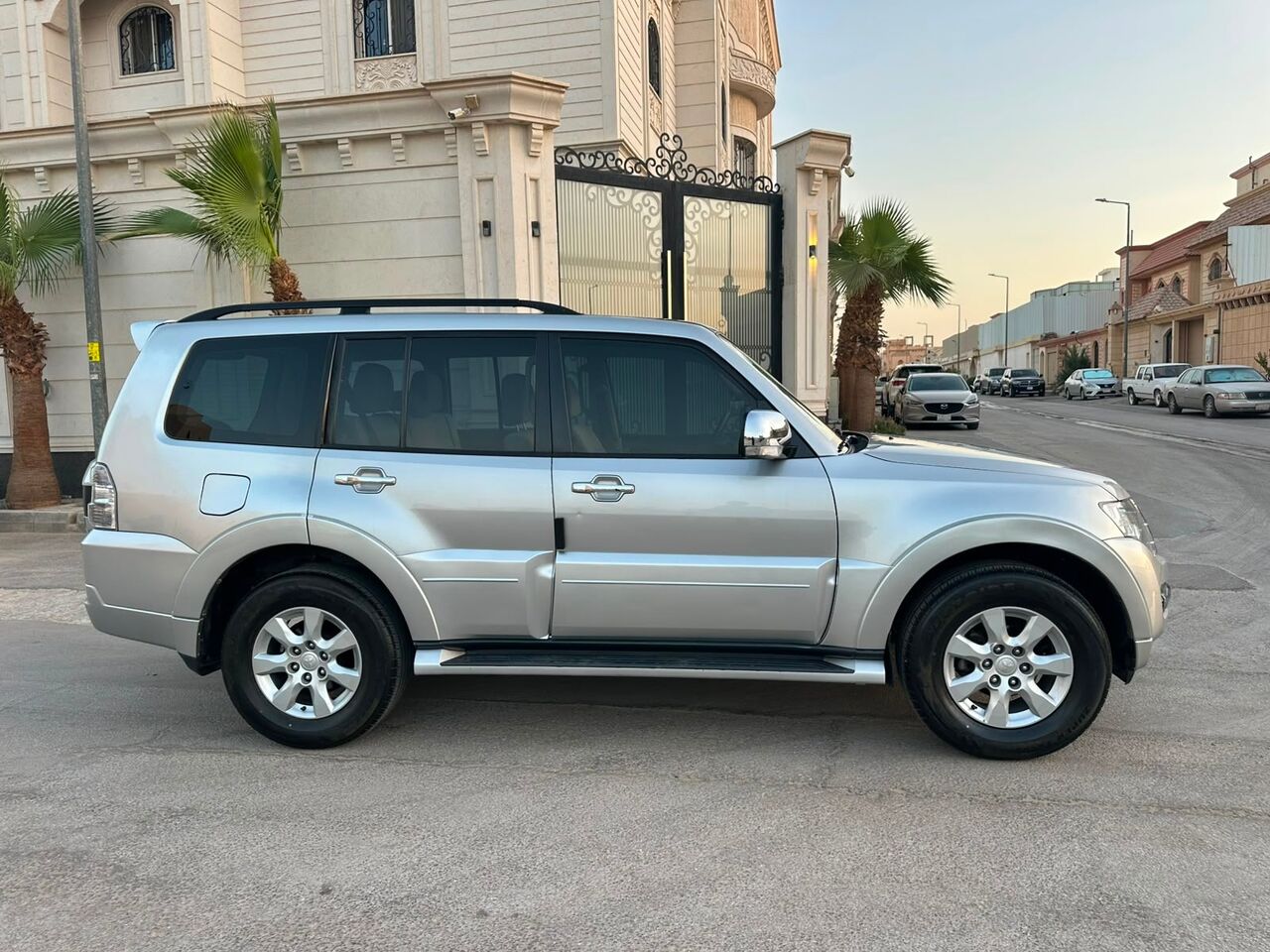Riyadh, Vehicles, Cars & Trucks , SAR 75000,  Mitsubishi Pajero,  2022,  Automatic,  60000 KM,    | 3.5L V6 | 4WD | Silver | Beige Interior
