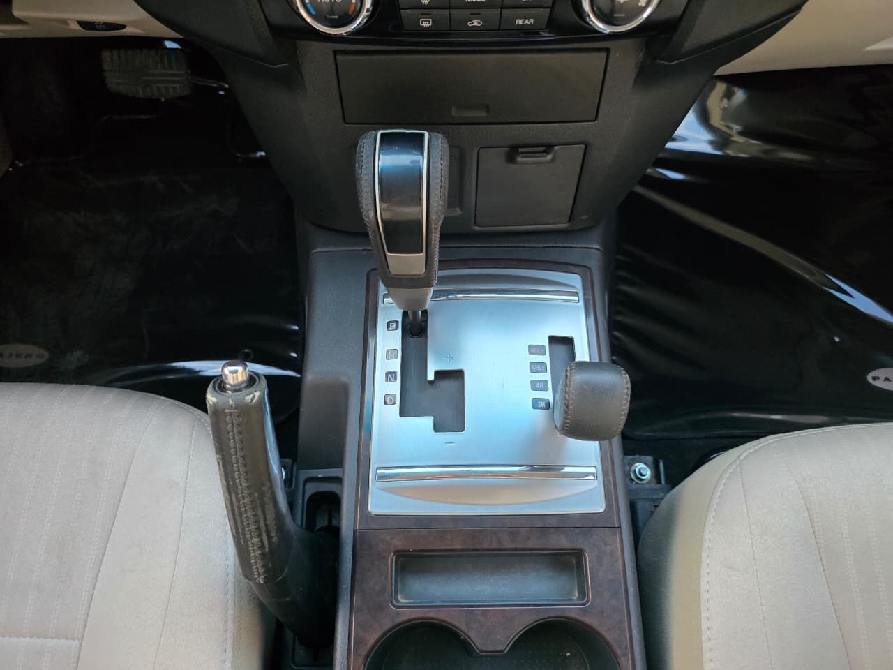 Riyadh, Vehicles, Cars & Trucks , SAR 75000,  Mitsubishi Pajero,  2022,  Automatic,  60000 KM,    | 3.5L V6 | 4WD | Silver | Beige Interior
