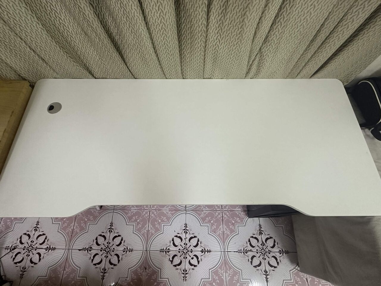 Jeddah, Furniture, SAR 180,  White Gaming Computer Desk 140x60 K-Leg Gaming & Study Desk