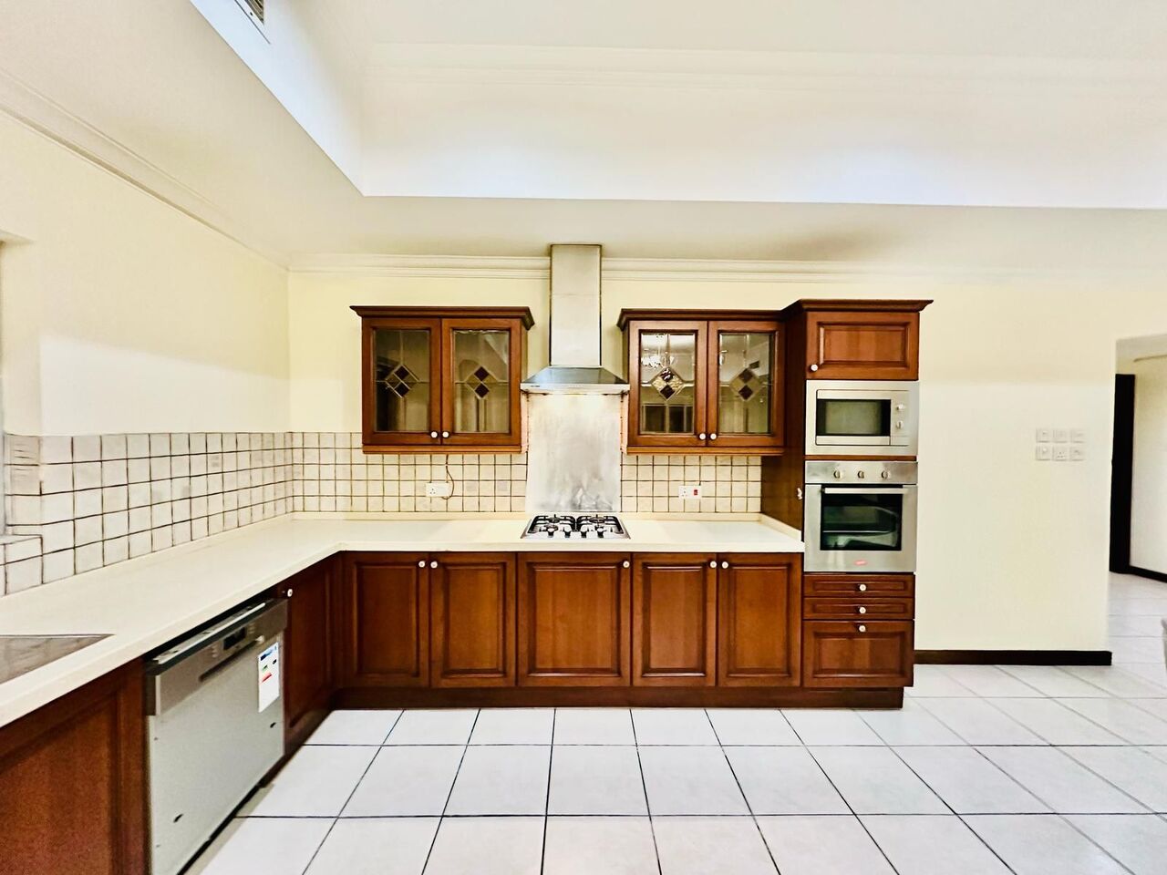 Juffair, Apartments, Flats, Houses & Villas, BHD 325/month,  Furnished,  UNLIMITED EWA Apartments: 325 To 400: 1BR @ 250-350: Studio BD 160-200:!! UNLIMITED EWA!!!
