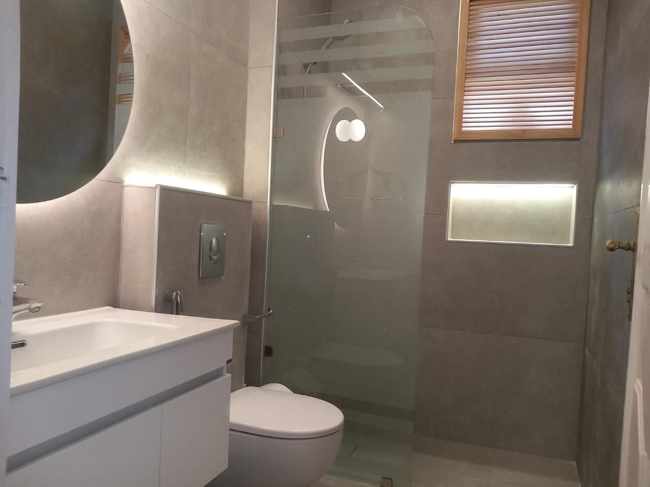 Abdoun, Apartments, Flats, Houses & Villas, JOD 500/month,  Furnished,  2 BR,  Bright And Cozy Two-bedroom Apartment In Abdoun