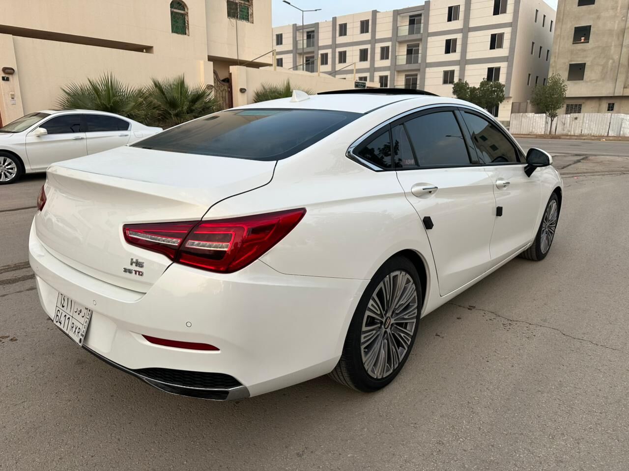 Riyadh, Vehicles, Cars & Trucks , SAR 51000,  Hongqi H5,  2024,  Automatic,  51000 KM,    35 TD Fully Loaded With Sunroof For Sales