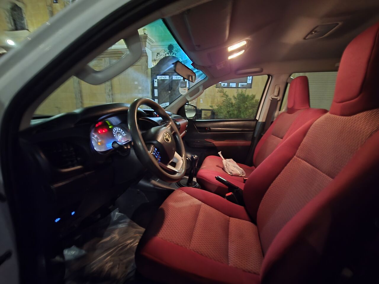 Dammam, Vehicles, Cars & Trucks , SAR 88000,  Toyota Hilux GL2 2.4L Diesel ⛽️ 2024 Model Odo 86800km Available In Dammam Under Warranty,  2024,  Manual,  86800 KM,