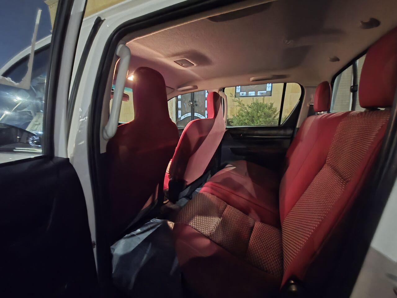 Dammam, Vehicles, Cars & Trucks , SAR 88000,  Toyota Hilux GL2 2.4L Diesel ⛽️ 2024 Model Odo 86800km Available In Dammam Under Warranty,  2024,  Manual,  86800 KM,