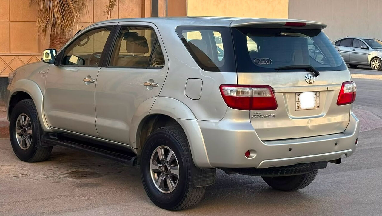 Riyadh, Vehicles, Cars & Trucks , SAR 36000,  Toyota Fortuner,  2011,  Automatic,  372 KM,     2.7 L All Original Condition