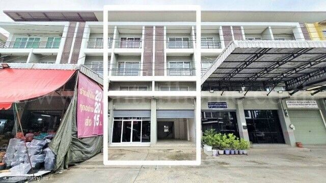 Bangkok, Real Estate For Sale, THB 6900000,  3 BR,  41 Sq. Feet,  Commercial Building, 3.5 Floors, 2 Units, Talat Thai Area, Good Location, Very Cheap.