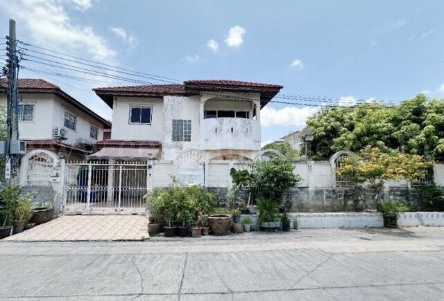 Bangkok, Real Estate For Sale, THB 3300000,  3 BR,  51 Sq. Feet,  Urgent Sale, Semi-detached House, Thaweethong Village 3, Soi Phetkasem 69, Corner House,