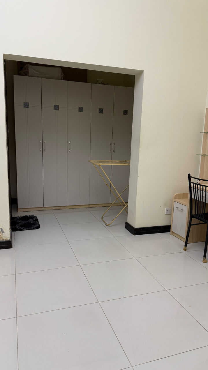 Adliya, Rooms for Rent, BHD 140/month,  Big Furnished Master Room For Rent