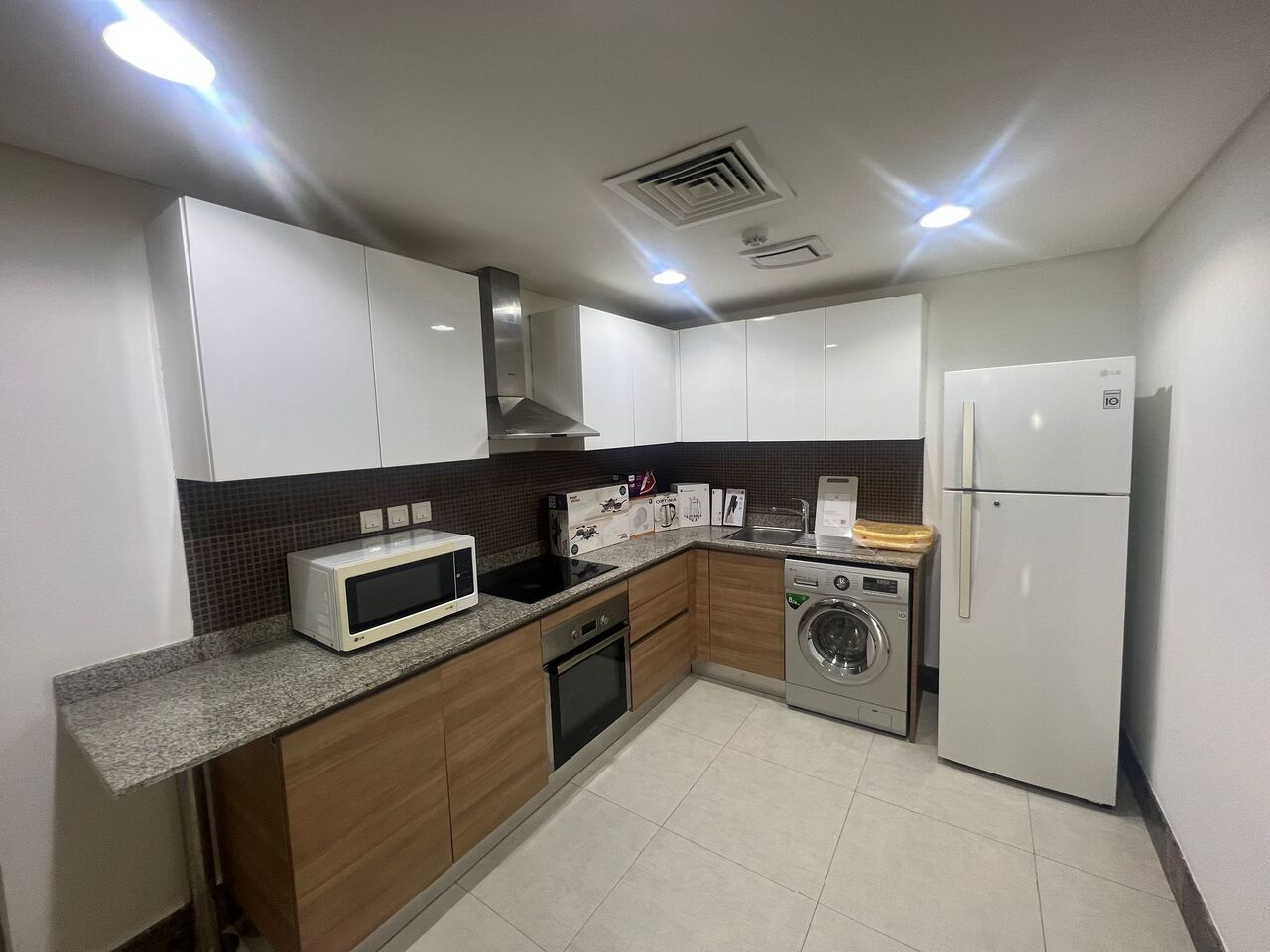 Juffair, Apartments, Flats, Houses & Villas, BHD 350/month,  Furnished,  2 BR,  Compound  Apartment For Rent In Juffair