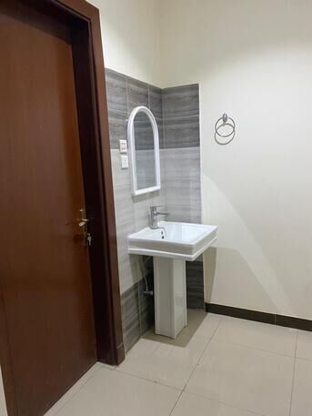 Riyadh, Apartments, Flats, Houses & Villas, SAR 1599/month,  Furnished,  1 BR,  Single Bedroom With Private Entrance & Bathroom Inside Our Family Apartment(4 Female Only)