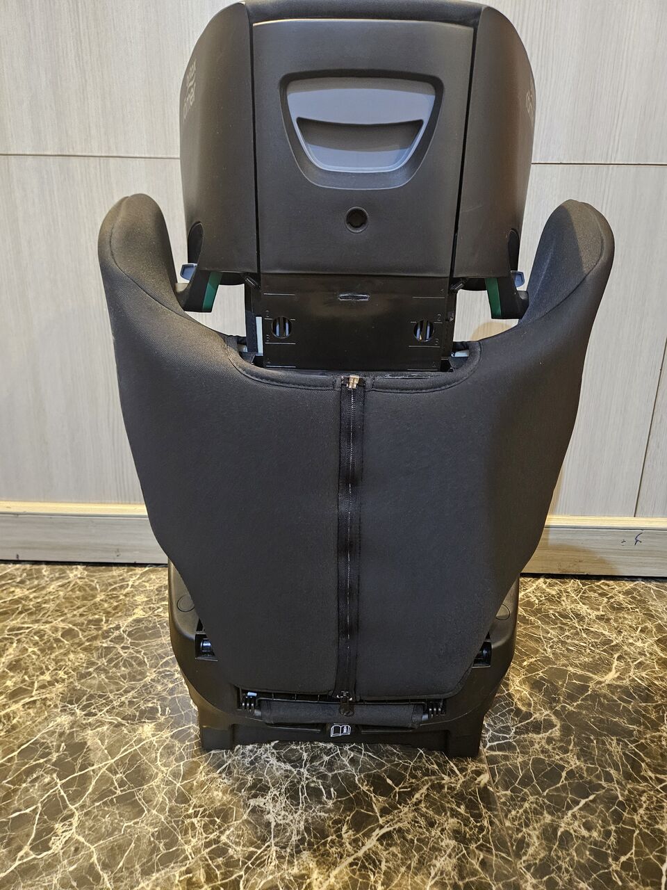 Riyadh, Baby & Kid Stuff, SAR 200,  Britax Adventure Plus 2 High-Back Booster Seat &ndash; Midnight Grey | SAR 200