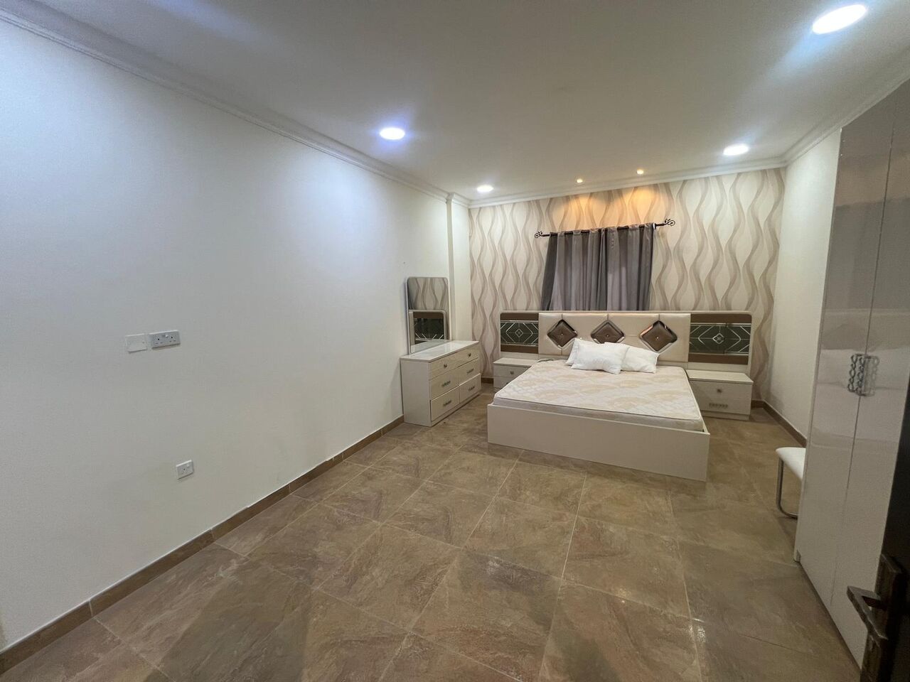 Burhama, Apartments, Flats, Houses & Villas, BHD 350/month,  Furnished,  3 BR,  Apartment For Rent In Burhama | EWA Inclusive