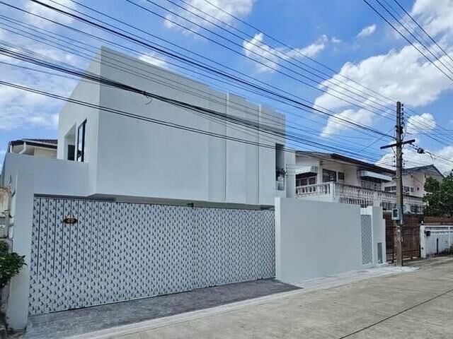 Bangkok, Real Estate For Sale, THB 10590000,  3 BR,  50 Sq. Feet,  2-story Detached House For Sale, 50 Sq M, Chok Chai 4, Soi 44, Newly Renovated, Near