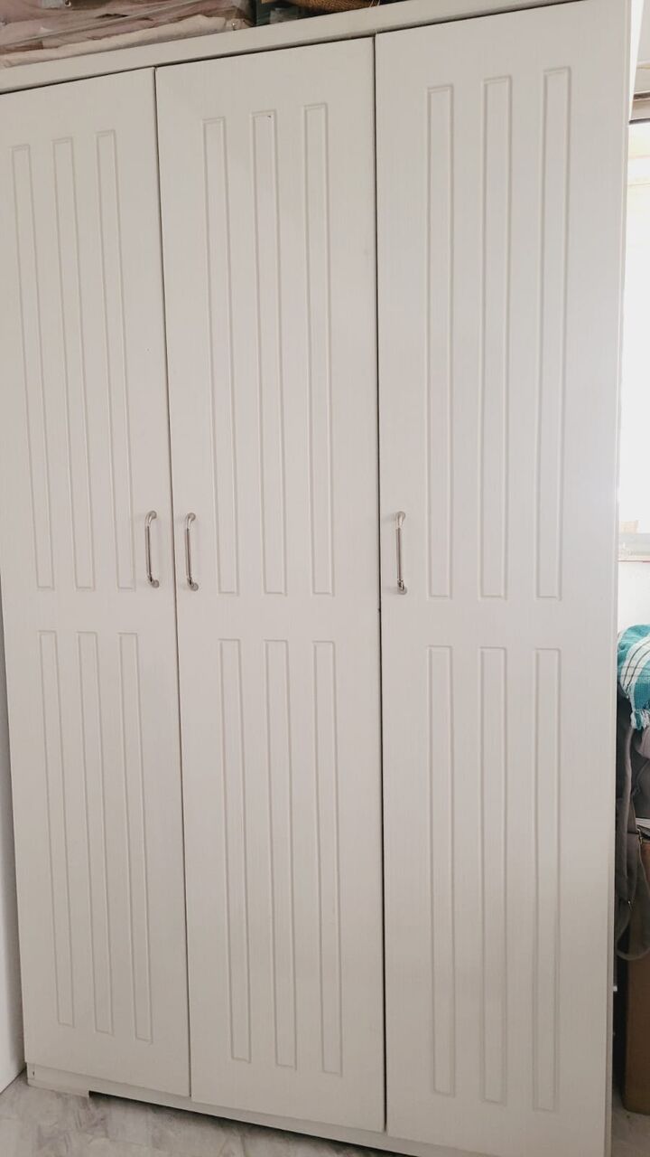 Al Malaz, Household Items, Selling Kitchen Cabinets, Sofa, Study Table And Chair And Other Items Optional
