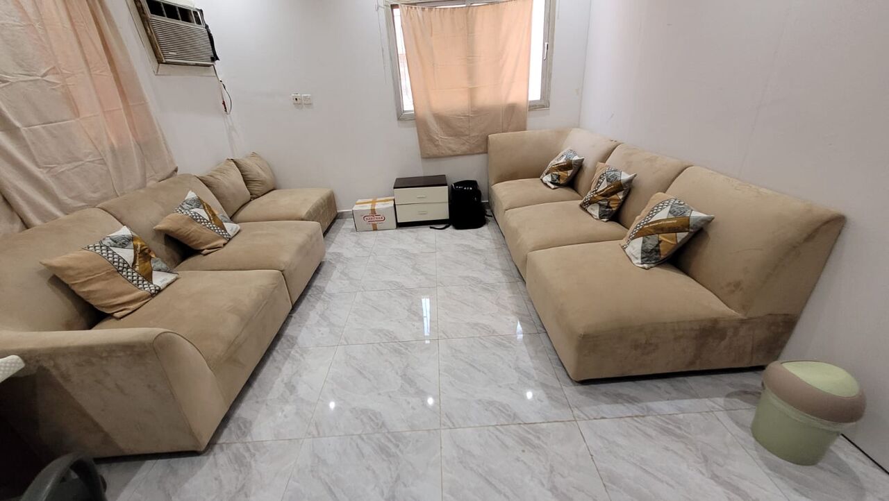 Al Malaz, Household Items, Selling Kitchen Cabinets, Sofa, Study Table And Chair And Other Items Optional
