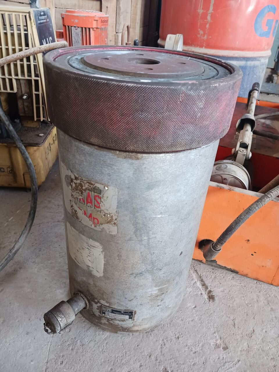 Dammam, Heavy Equipment, SAR 12000,  Heavy Duty Hydraulic Jacks(Germany And USA)