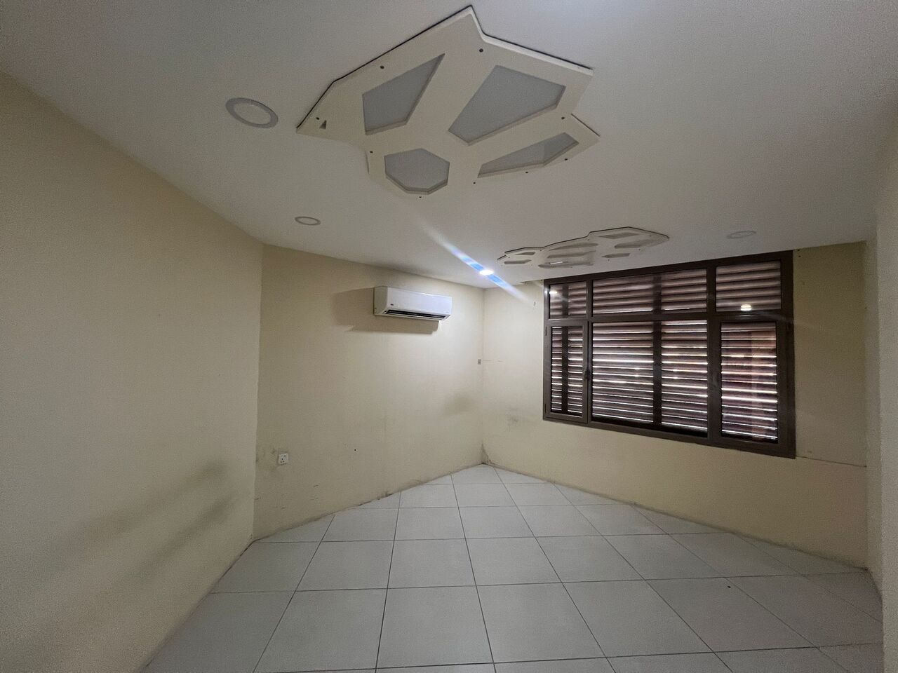 Al Seef, Apartments, Flats, Houses & Villas, BHD 245/month,  2 BR,  Budget Semi-Furnished  Apartment For Rent In Seef