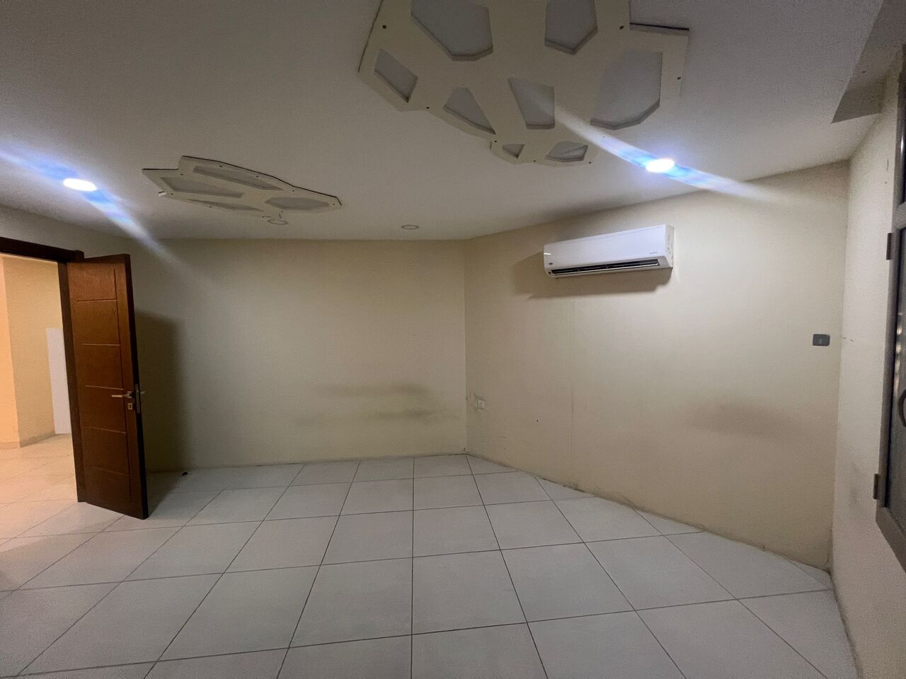 Al Seef, Apartments, Flats, Houses & Villas, BHD 245/month,  2 BR,  Budget Semi-Furnished  Apartment For Rent In Seef