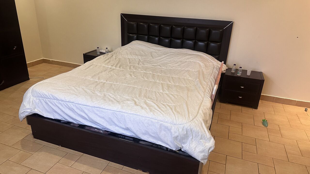 Riyadh, Furniture, SAR 1,  Full Bed Set With Couch 1,000 Sar