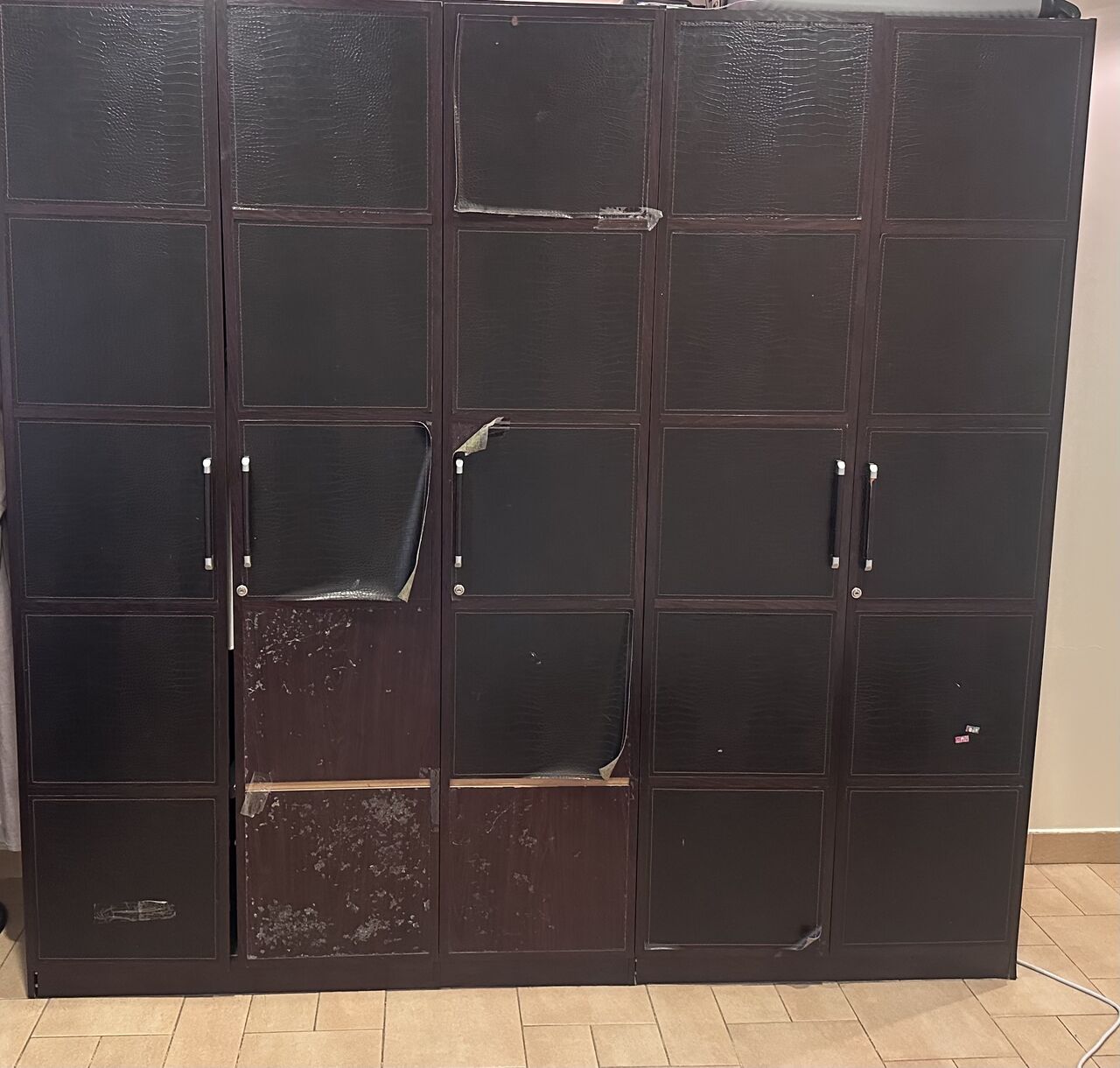 Riyadh, Furniture, SAR 1,  Full Bed Set With Couch 1,000 Sar