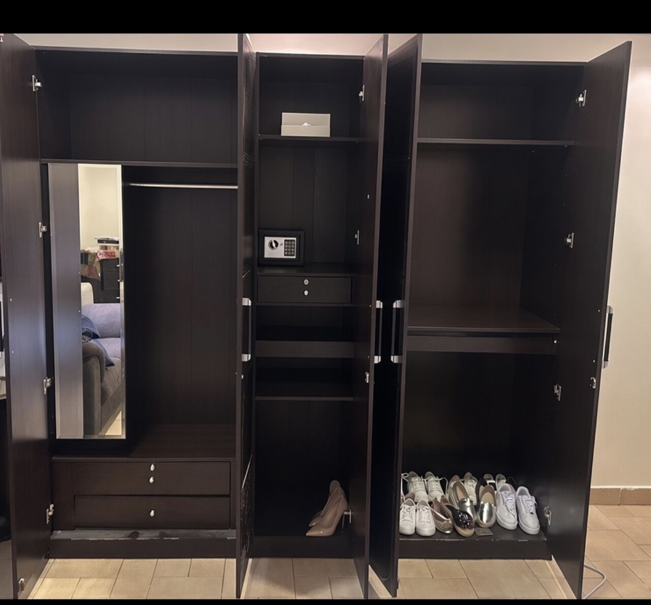 Riyadh, Furniture, SAR 1,  Full Bed Set With Couch 1,000 Sar