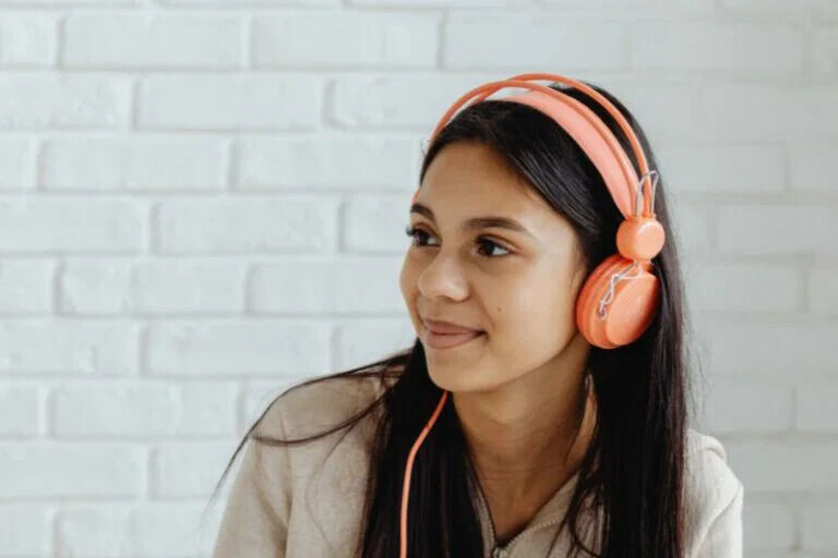 New York, Health, How Headphones Affect Your Hearing: Safe Listening Tips