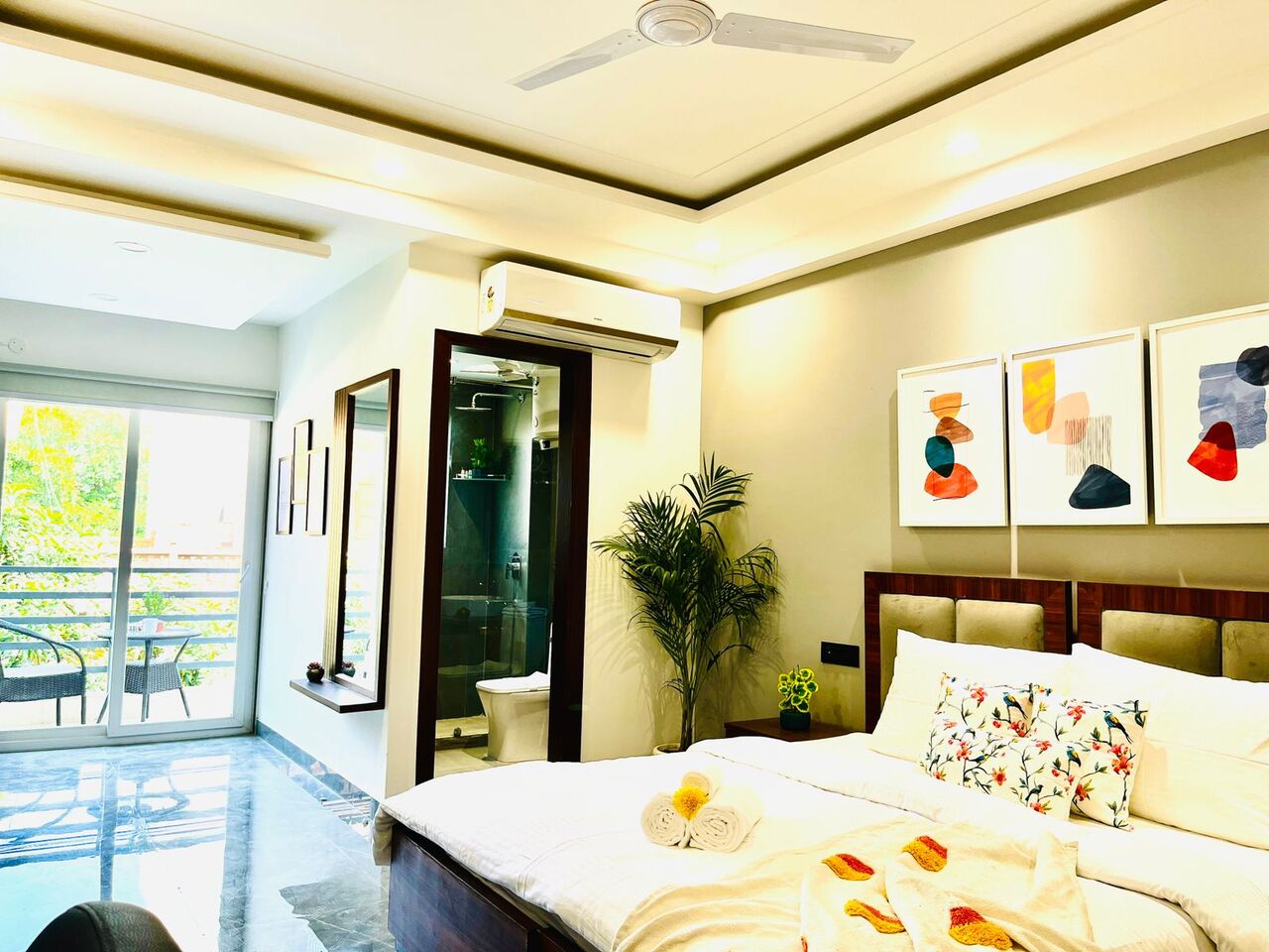 Gurgaon, Apartments, Flats, Houses & Villas, INR 4500/month,  Furnished,  Studio,  375 Sq. Feet,  Studio Apartment Dlf Cyber City