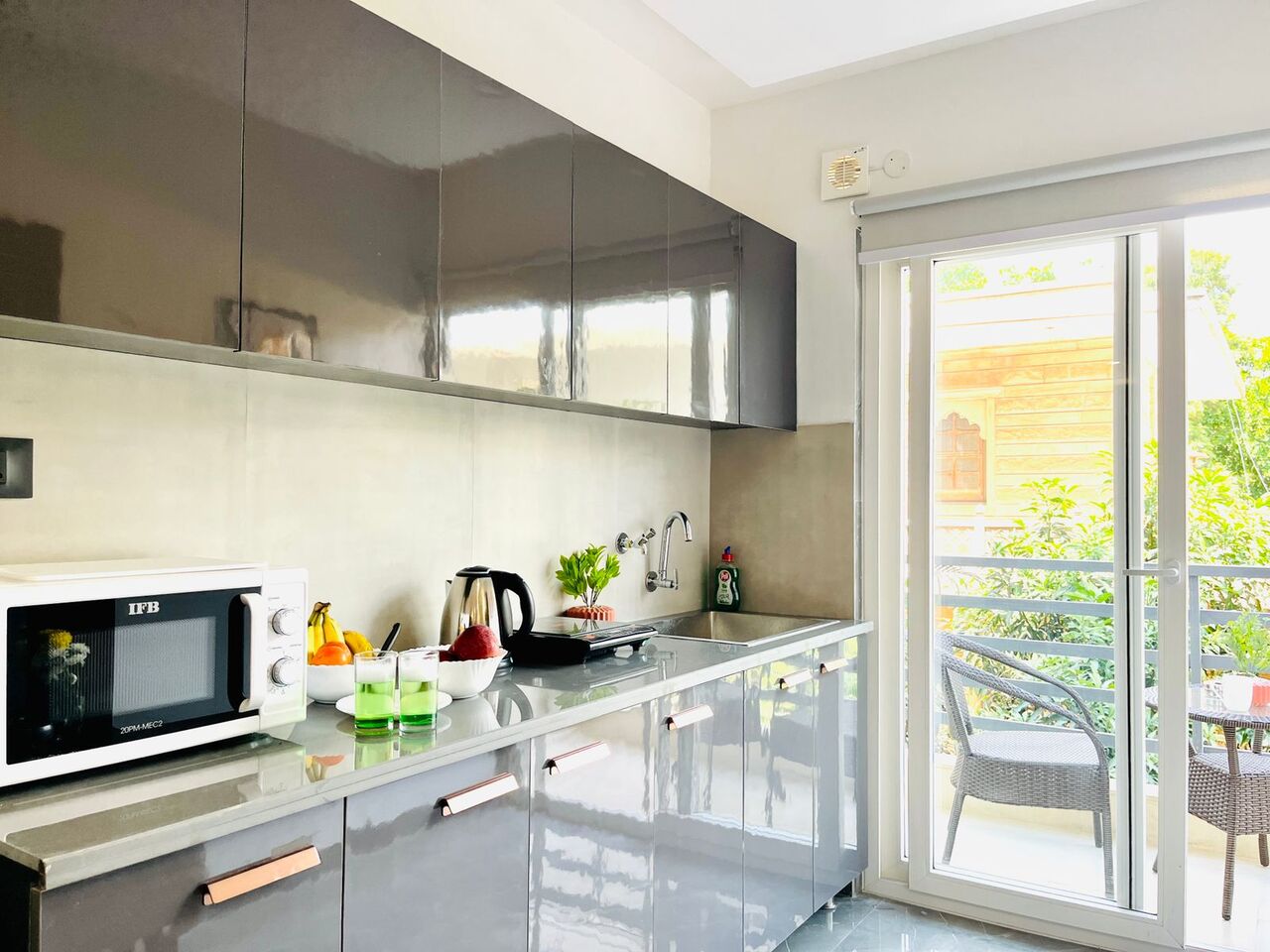 Gurgaon, Apartments, Flats, Houses & Villas, INR 4500/month,  Furnished,  Studio,  375 Sq. Feet,  Studio Apartment Dlf Cyber City