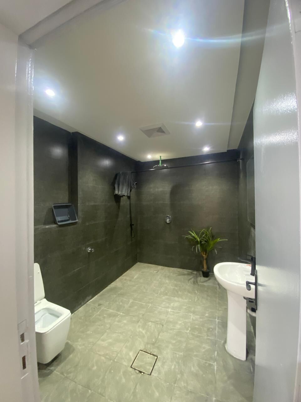 Riyadh, Rooms for Rent, SAR 1950/month,  ROOM (NEW FURNISHED) BACHELOR
