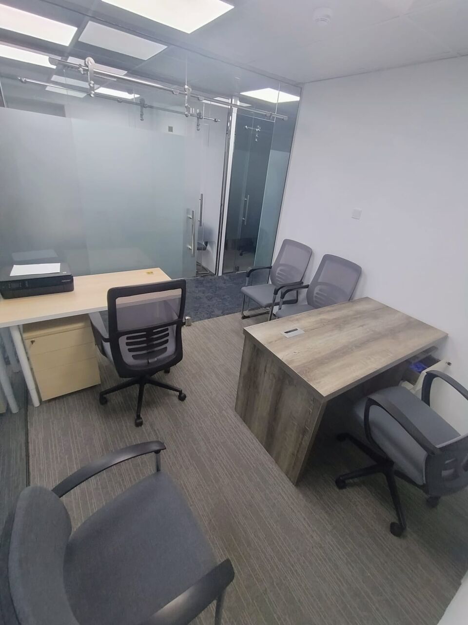 Dubai, Offices, AED 18999,  109 Sq. Feet,  Small Furnished Office Space Available For Rent In Dubai