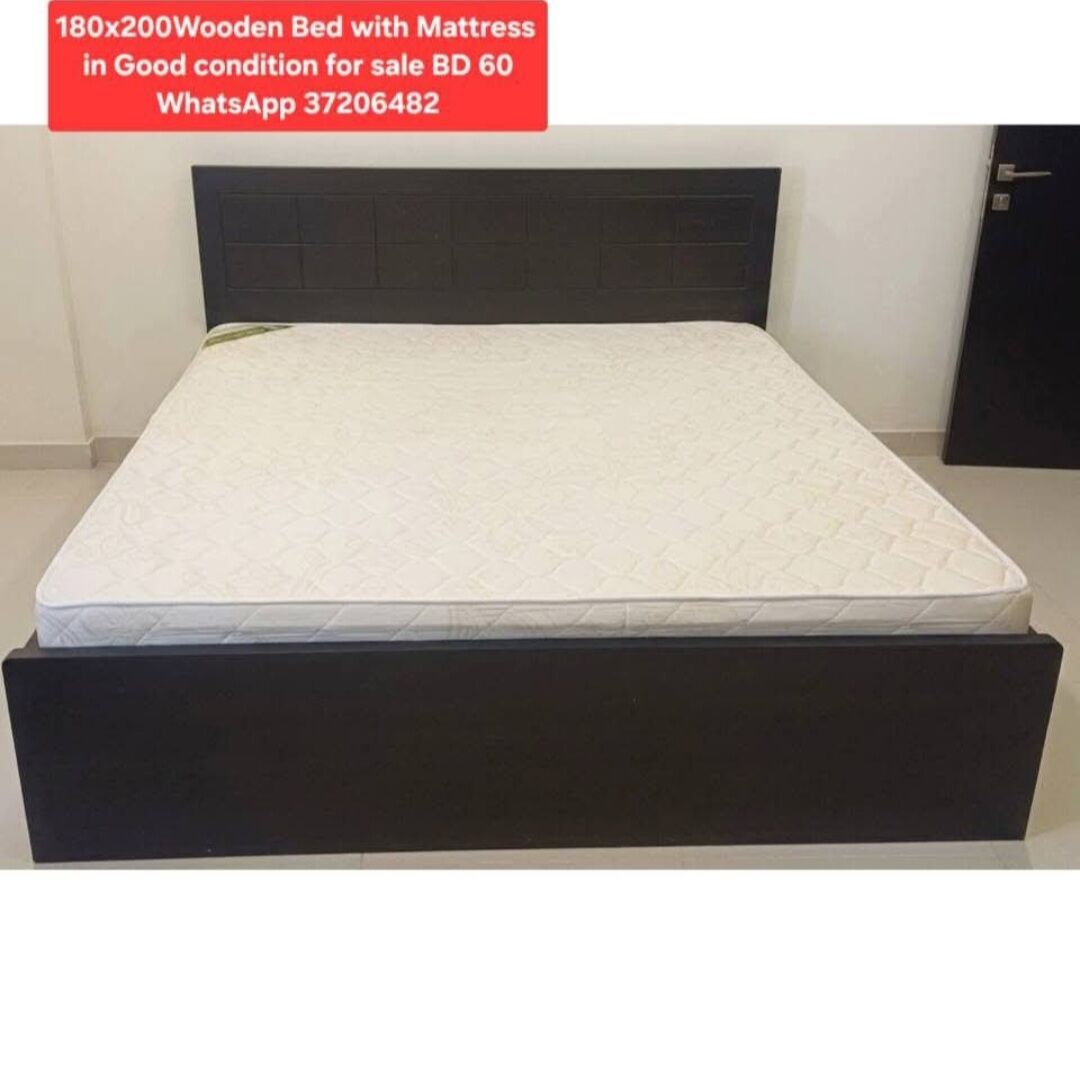 Manama, Furniture, BHD 60,  ✅️180×200 King Bed With Good Quality Mattress 4 Sale In Good Condition Wd Delivery