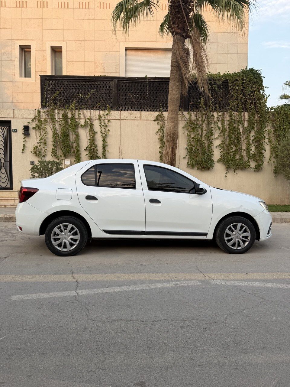 Riyadh, Vehicles, Cars & Trucks , SAR 24500,  Renault Symbol,  2019,  Automatic,  68 KM,    &ndash; First Owner &ndash; Original Agency Body