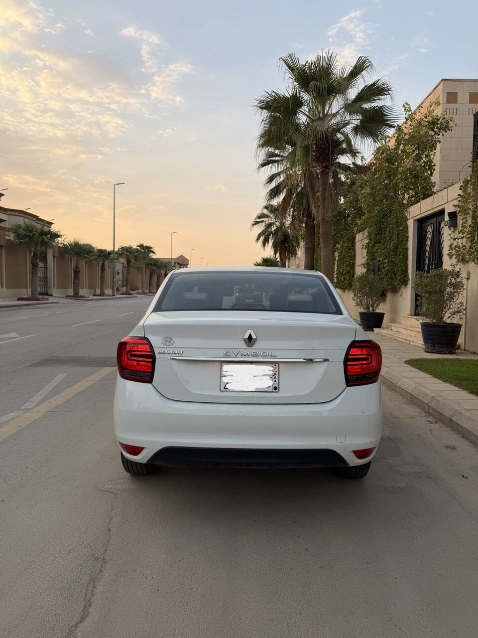 Riyadh, Vehicles, Cars & Trucks , SAR 24500,  Renault Symbol,  2019,  Automatic,  68 KM,    &ndash; First Owner &ndash; Original Agency Body