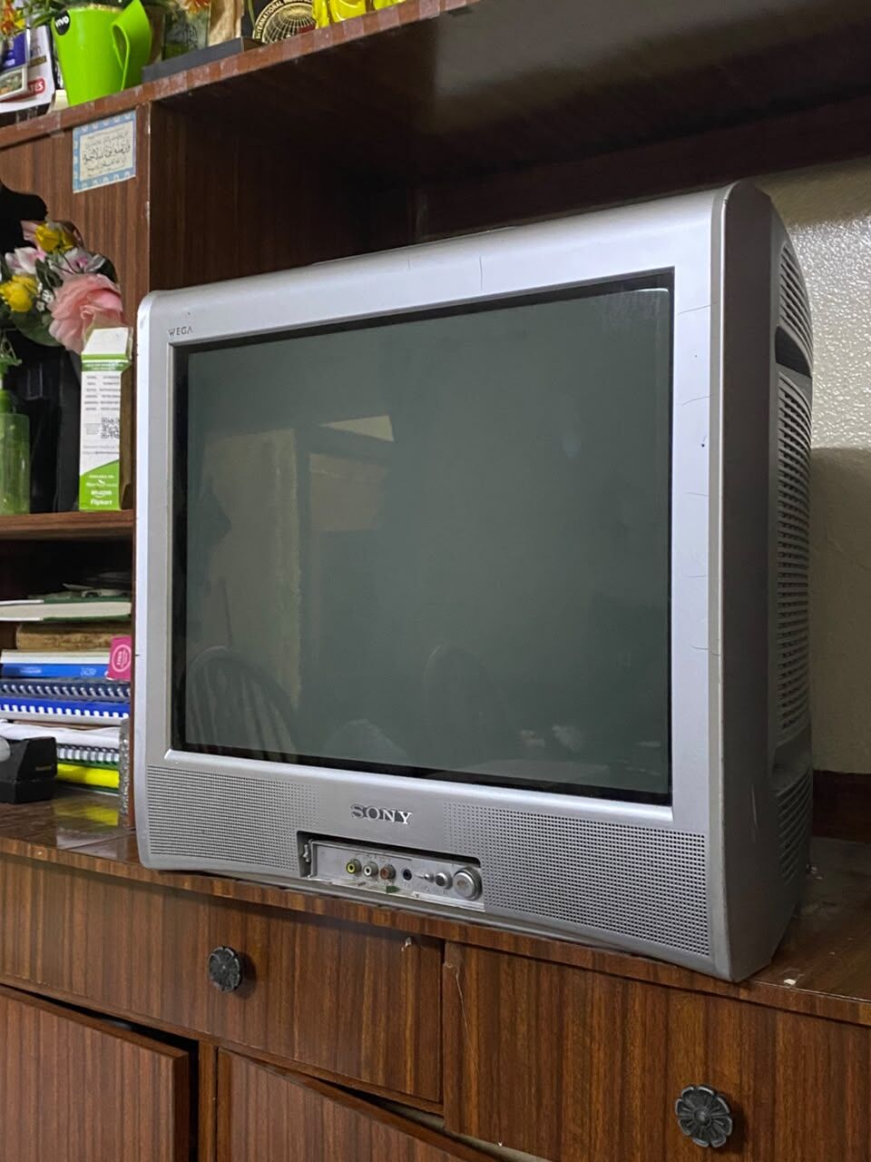 Thuqbah, Household Items, SAR 50,  📺 Sony WEGA Trinitron CRT TV – Complete Set