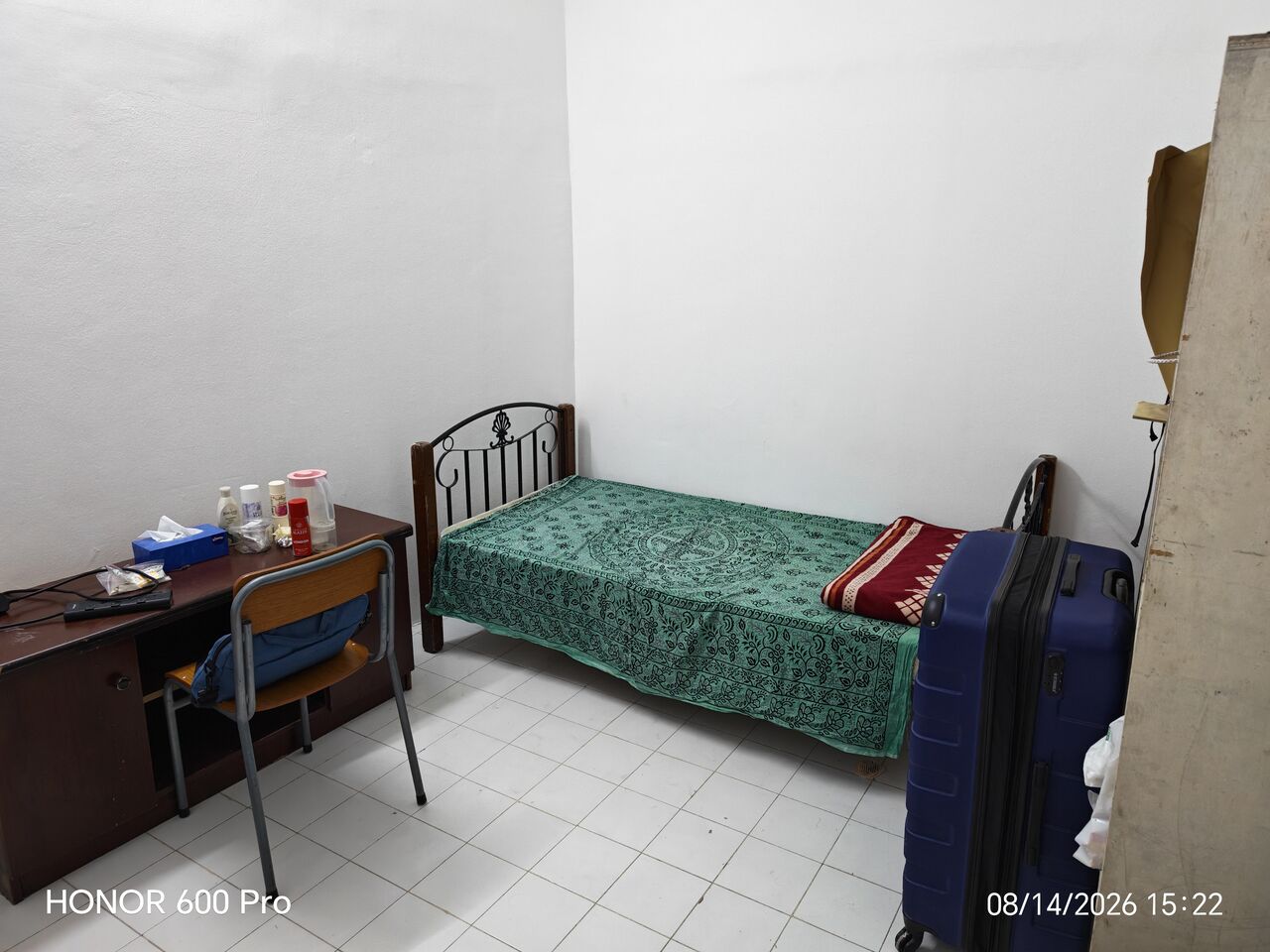 Salmaniya, Bedspace For Rent, BHD 60/month,  Bed Space Available For Bachelor