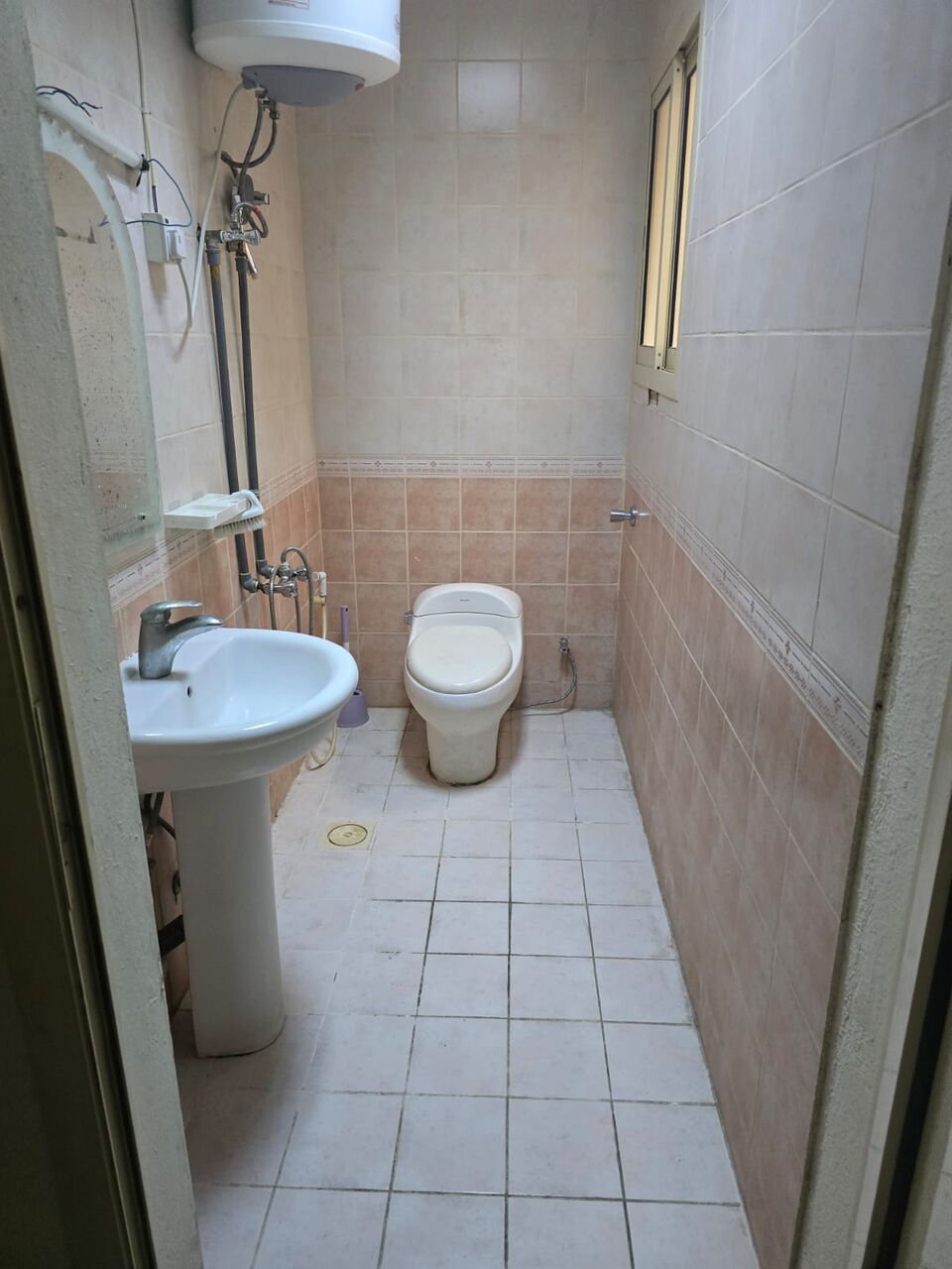 Thuqbah, Rooms for Rent, SAR 700/month,  13 Sq. Meter,  I Am Offering A Semi-furnished Room In A Family Apartment At 1st Floor For Executive Bache