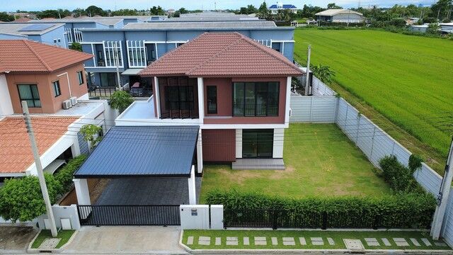 Bangkok, Real Estate For Sale, THB 8490000,  5 BR,  86 Sq. Feet,  Single House, Corner Plot, Newly Renovated, Complete Additions, Hathairat Road, Near