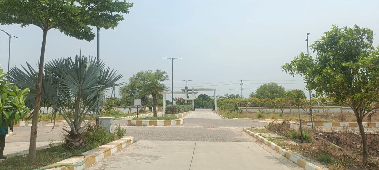 Hyderabad, Residential Plots, INR 24999,  450 Sq. Yard,  East-facing Plots For Sale In Ameerpet Thimmapur Near Bangalore Highway Contact-6305534817