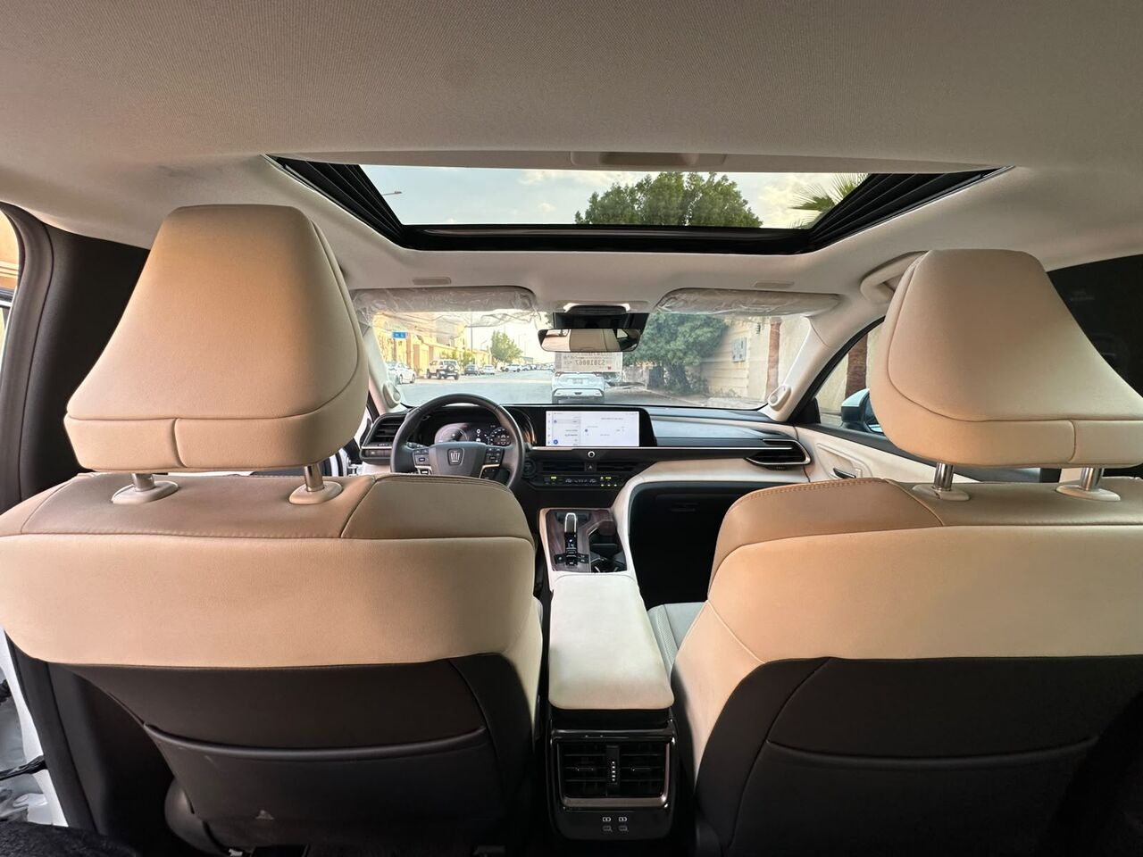 Riyadh, Vehicles, Cars & Trucks , SAR 130000,  Toyota Crown Hybrid,  2025,  Automatic,  36000 KM,    Fully Loaded With Sunroof N 2nd Owner Accident Free
