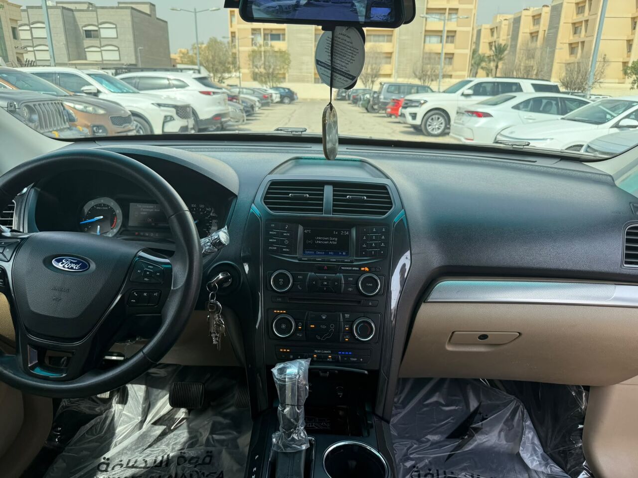 Riyadh, Vehicles, Cars & Trucks , SAR 60000,  Ford Explorer,  2017,  Automatic,  171500 KM,    &ndash; 4WD | Excellent Condition