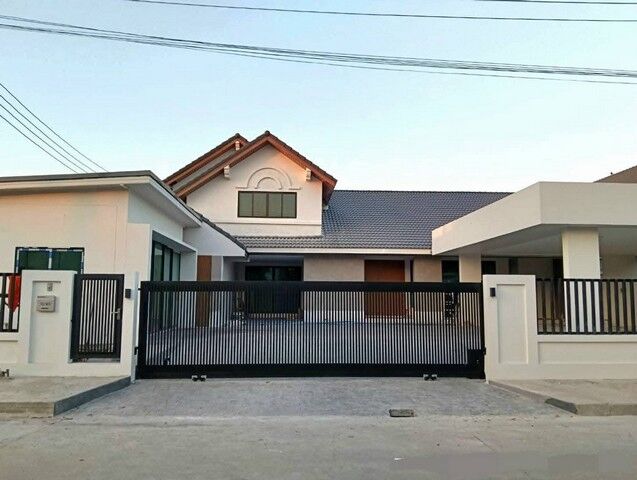 Bangkok, Real Estate For Sale, THB 14900000,  4 BR,  36 Sq. Feet,  LV53594 House For Sale + Separate Home Office, Muang Ake Village, Project 3, Potential