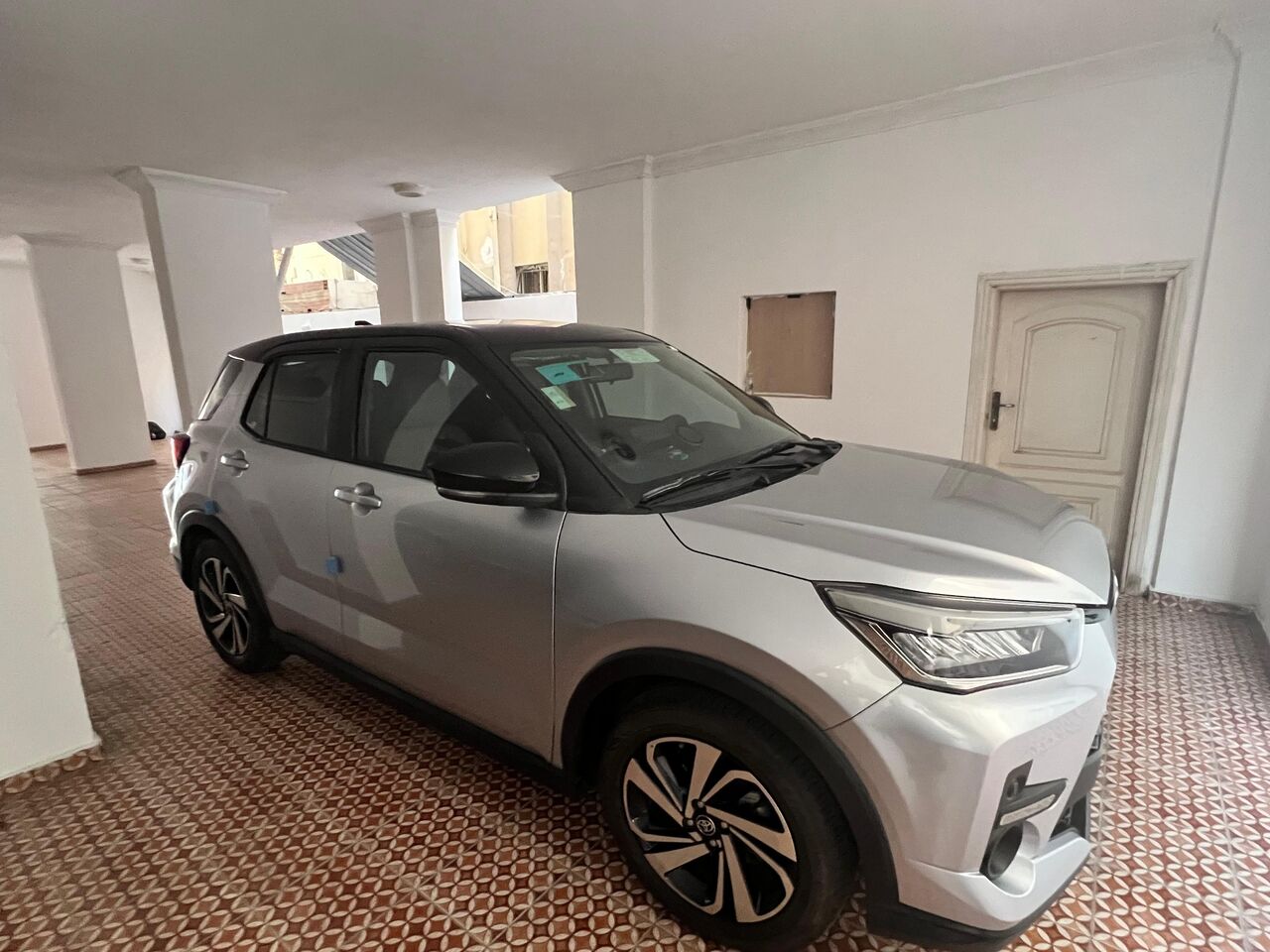 Al Safa, Vehicles, Cars & Trucks , SAR 67000,  Toyota Raize - Limited - Silver With Black Piano Roof - 2023 - ODO - 41K - First Owner,  2023,  Automatic,  41 KM,  Pristine Condition - Toyota Raize - First Owner - Limited - Less Driven