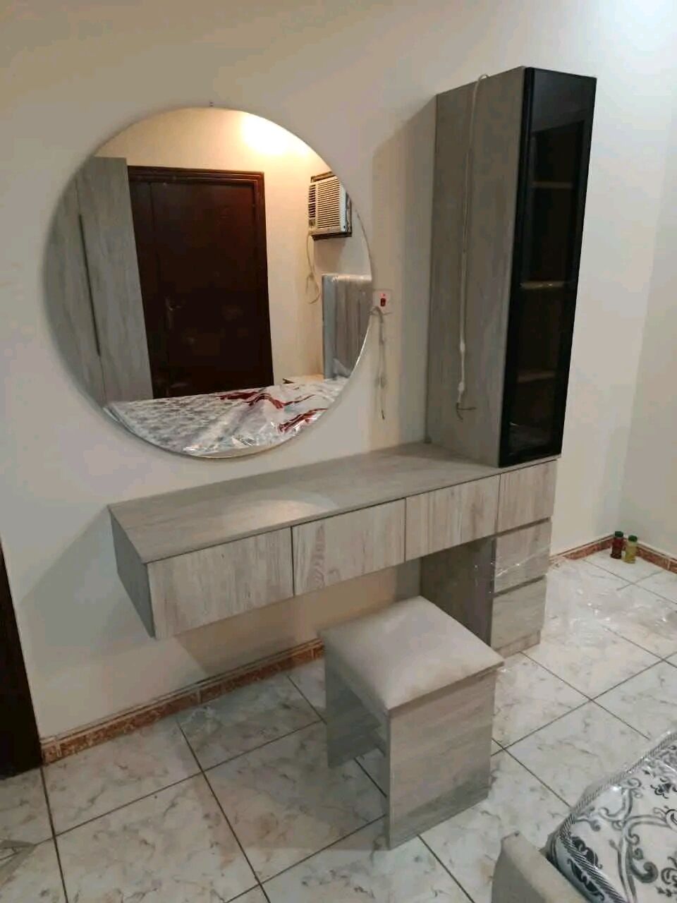 Jeddah, Furniture, SAR 1,  Brand New Stylish And Classic Dressing Table Available