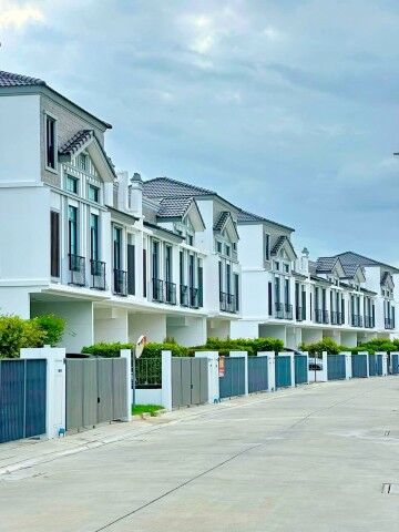 Bangkok, Villas, THB 41999,  21 Sq. Feet,  Srinakarin Location, Bangna, 2 Bedrooms, 3 Bathrooms, Size 21 Sq M, Usable Area 168 Sq M,